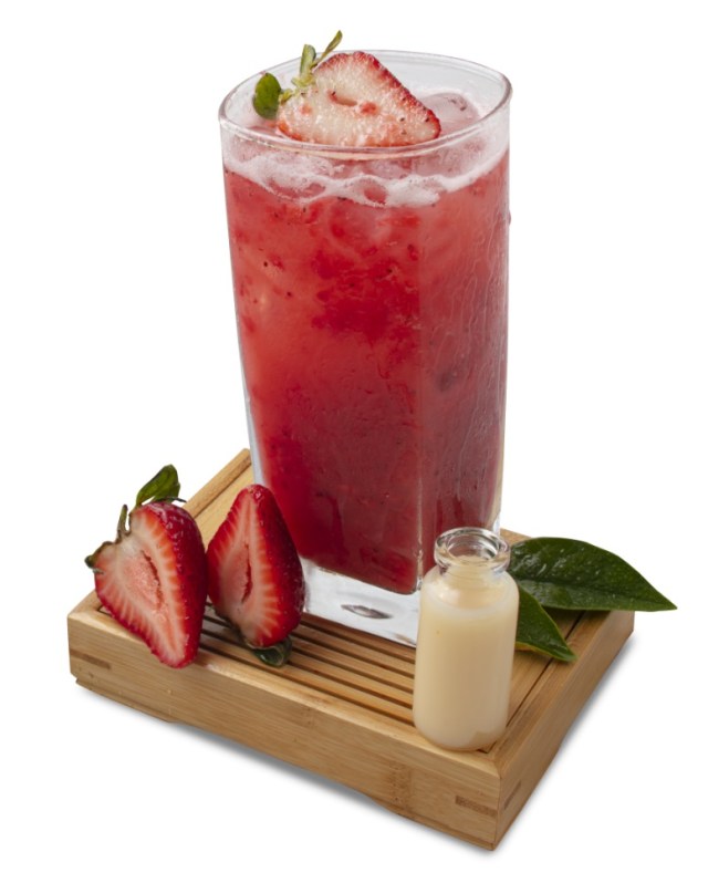 STRAWBERRY YAKULT FRUIT TEA